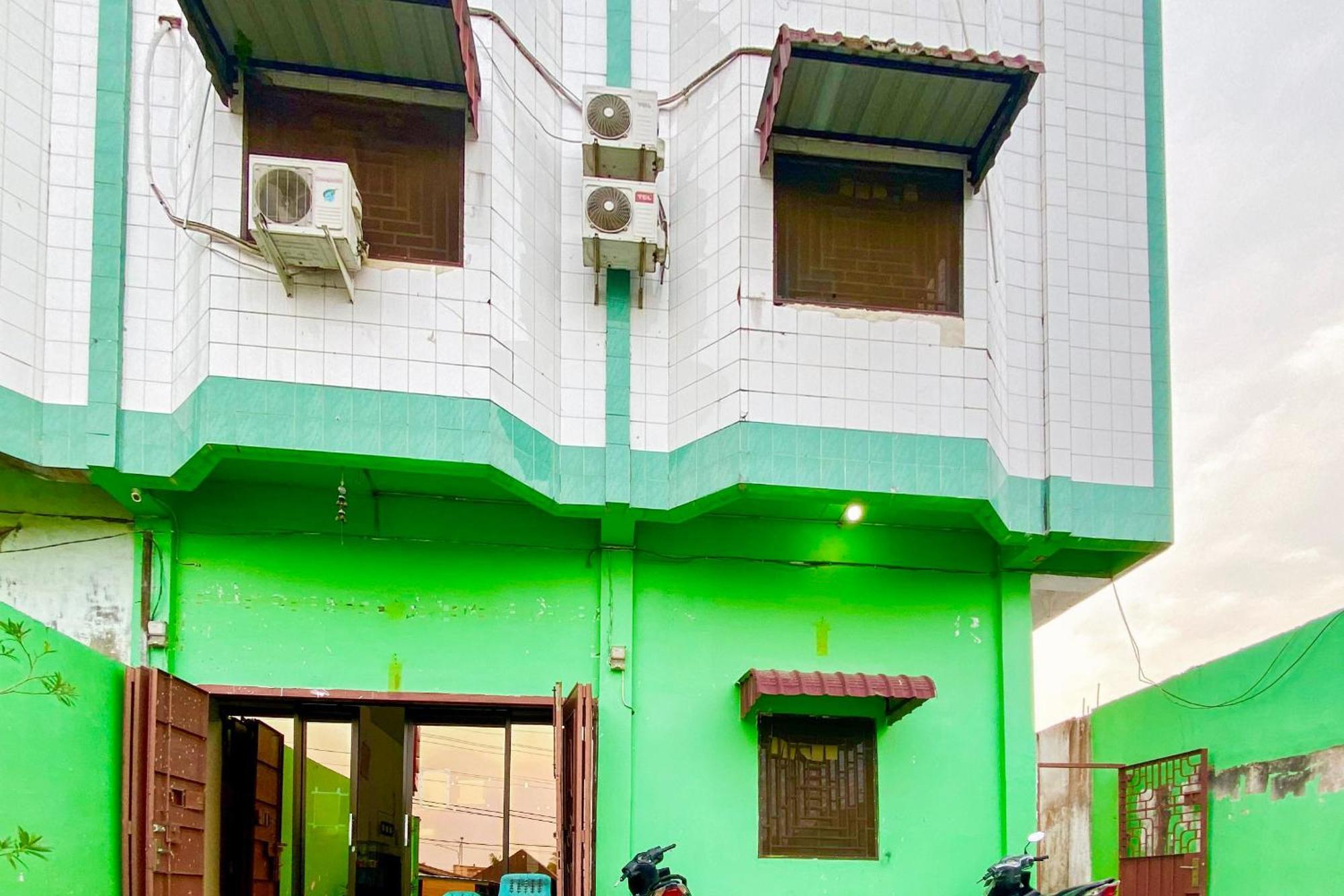 OYO 2044 Star Hill Inn Syariah Rantau Laban Bagian luar foto