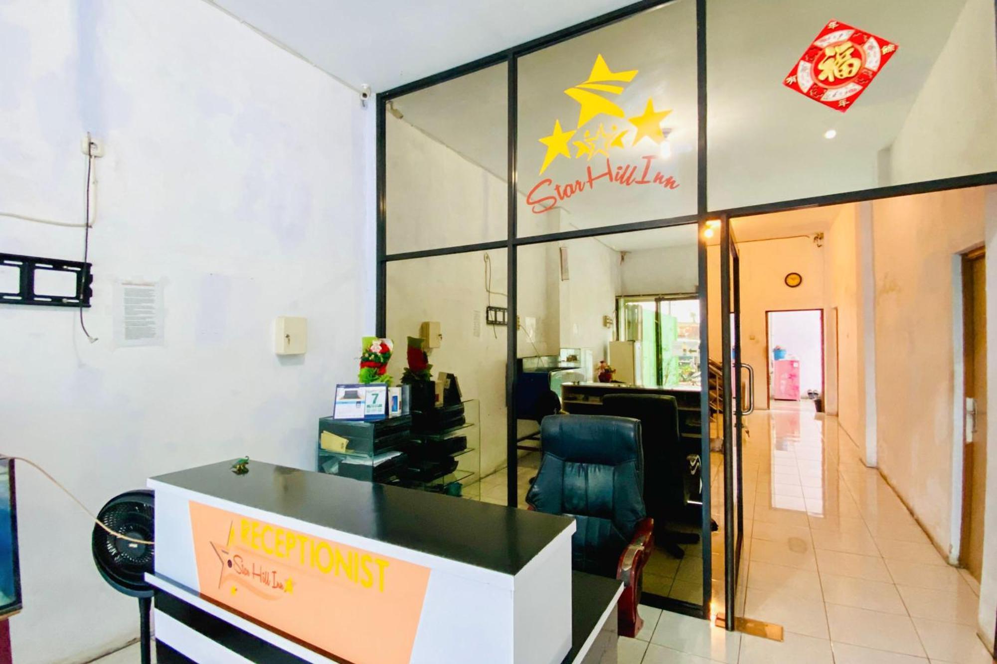 OYO 2044 Star Hill Inn Syariah Rantau Laban Bagian luar foto